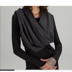 Lululemon infinity scarf osfm